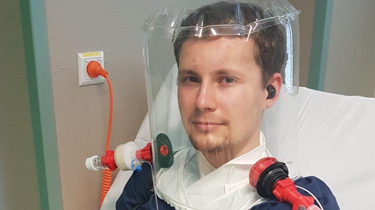 Шлем, поддерживающий дыхание пациентов с COVID-19, разработали польские инженеры