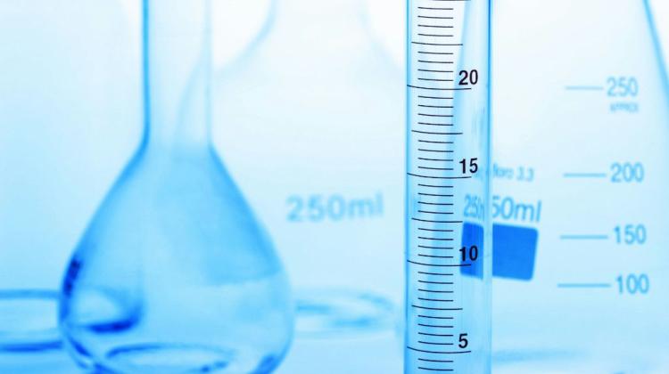 Химики Силезского университета производят жидкость для дезинфекции рук для университета