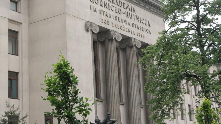 Краков/AGH заверяет студентов, что их удостоверения личности продлеваются автоматически