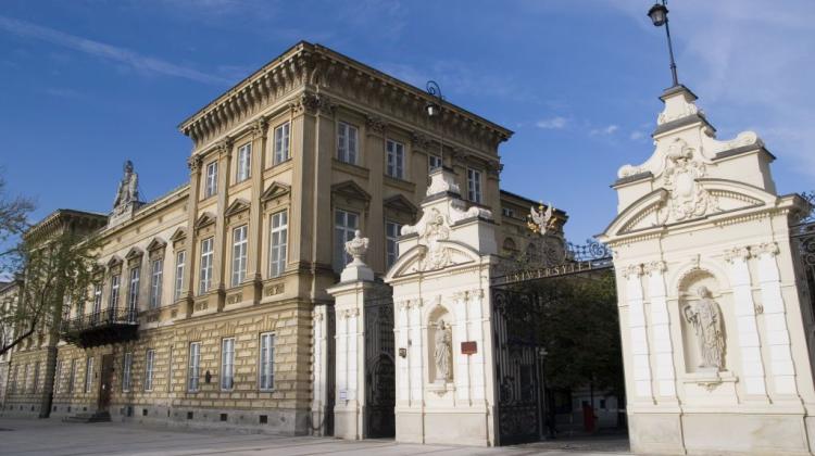 Варшавский университет продлевает приостановку занятий и лекций до 15 мая