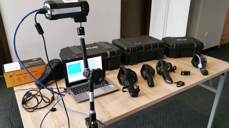 Краков/ Тепловизионные камеры Краковского технологического университета в последующих больницах