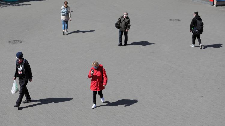 С четверга в общественных местах обязательно прикрывать рот и нос.