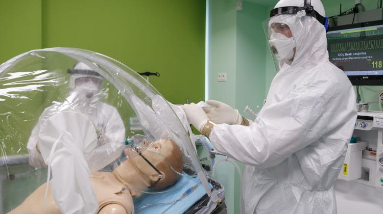 Барьерную палатку, защищающую от болезнетворных микроорганизмов, разработали специалисты WUM