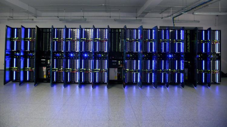 Краков/ Суперкомпьютер «Прометей» от AGH помогает в борьбе с вирусом