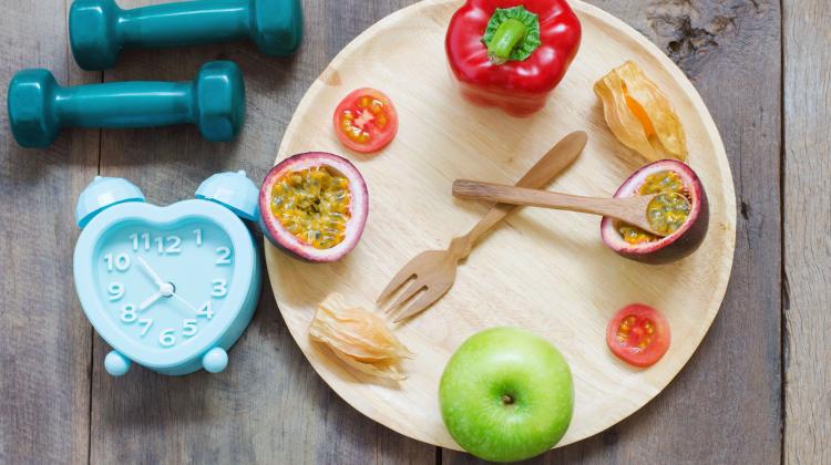 Биологические часы поляков идут быстрее из-за сигарет и медленнее из-за спорта, техник релаксации и кофе