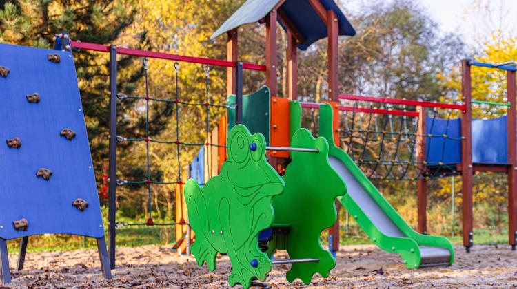 Люблин/ Ученые Люблинского католического университета исследуют, какие бактерии встречаются на детских площадках в Люблине