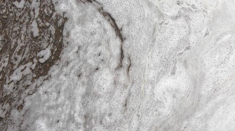 СВИНЬЯ: В водах все чаще обнаруживают «вечные химикаты»