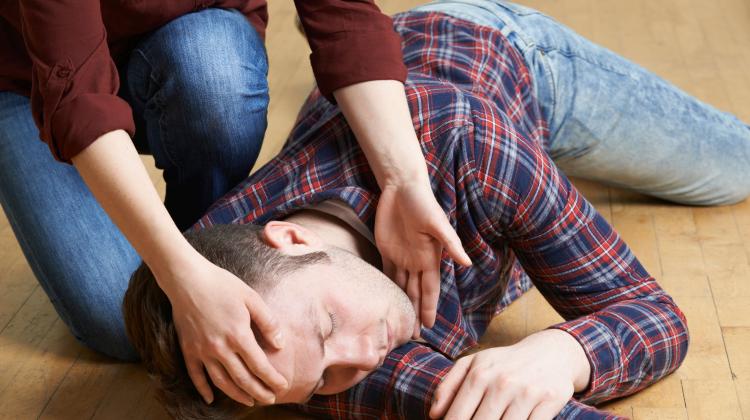 Даже во время пандемии не будем уклоняться от оказания первой помощи